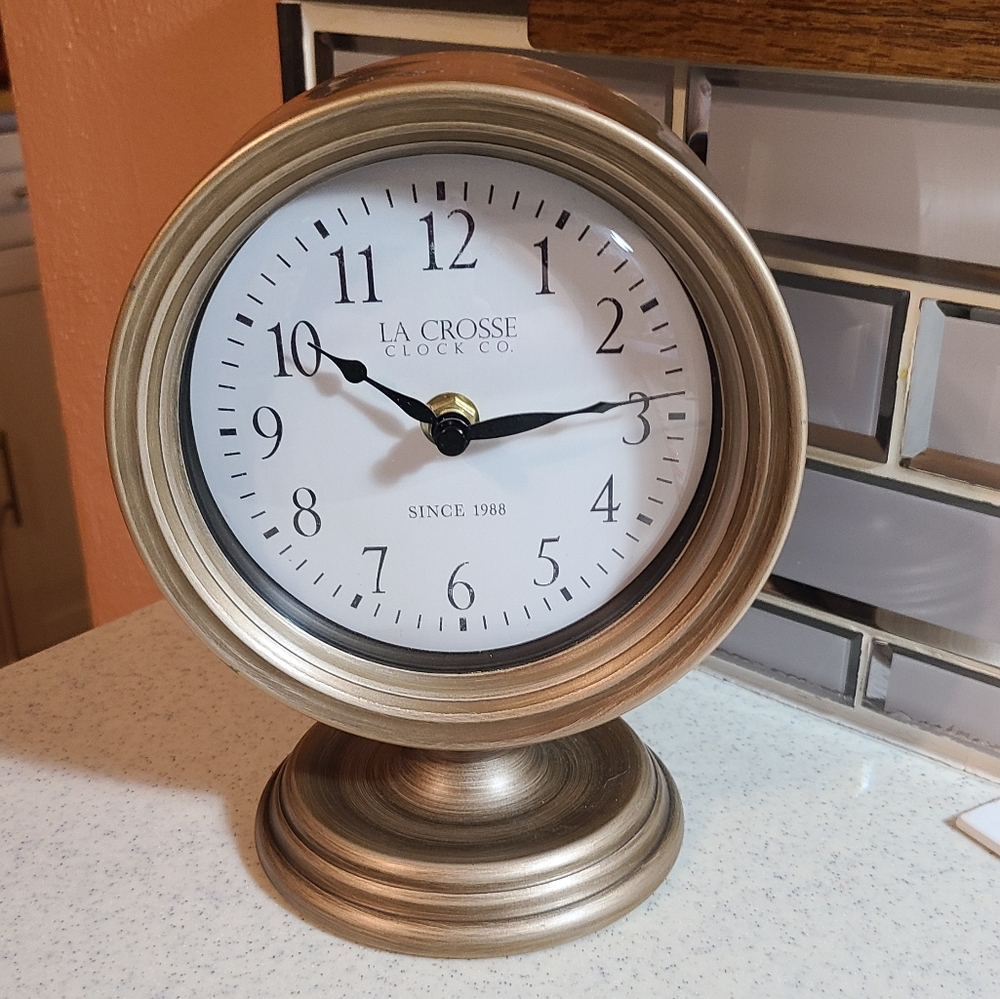 LaCrosse Table Clock - Picture 10 of 13